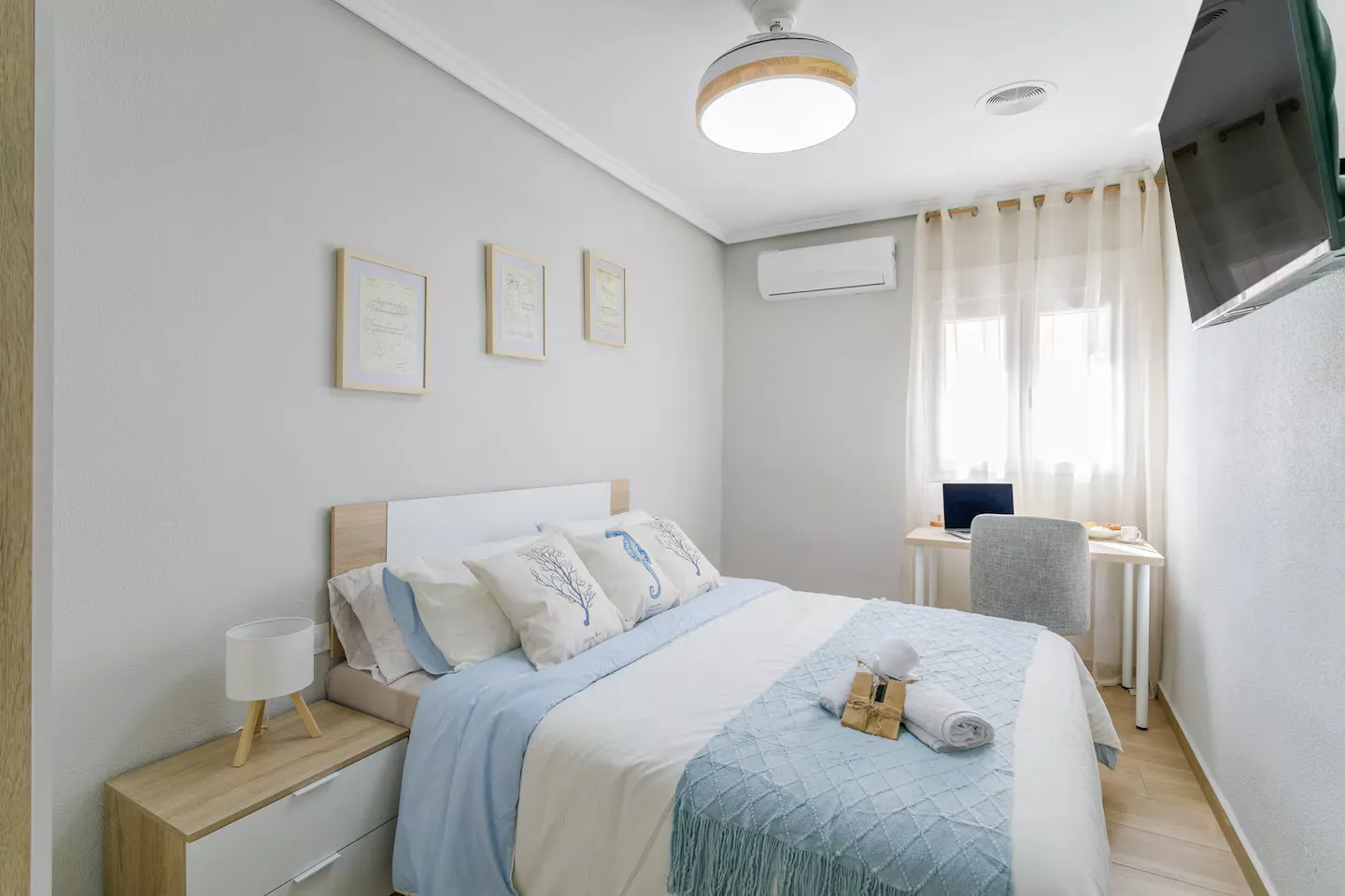 Dormitorio principal con cama king size